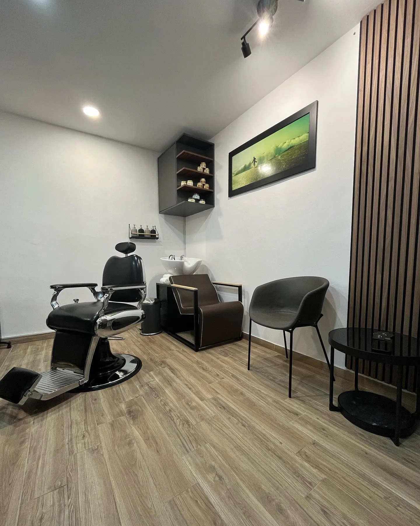Dentro da Beach Barber
